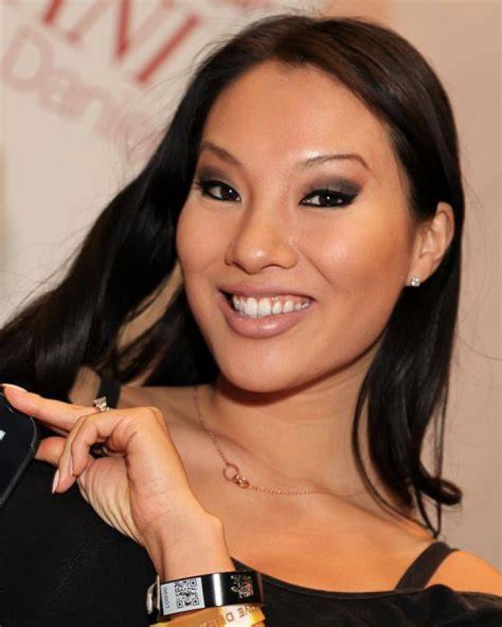 Asa Akira Net Worth & Earnings (2024)