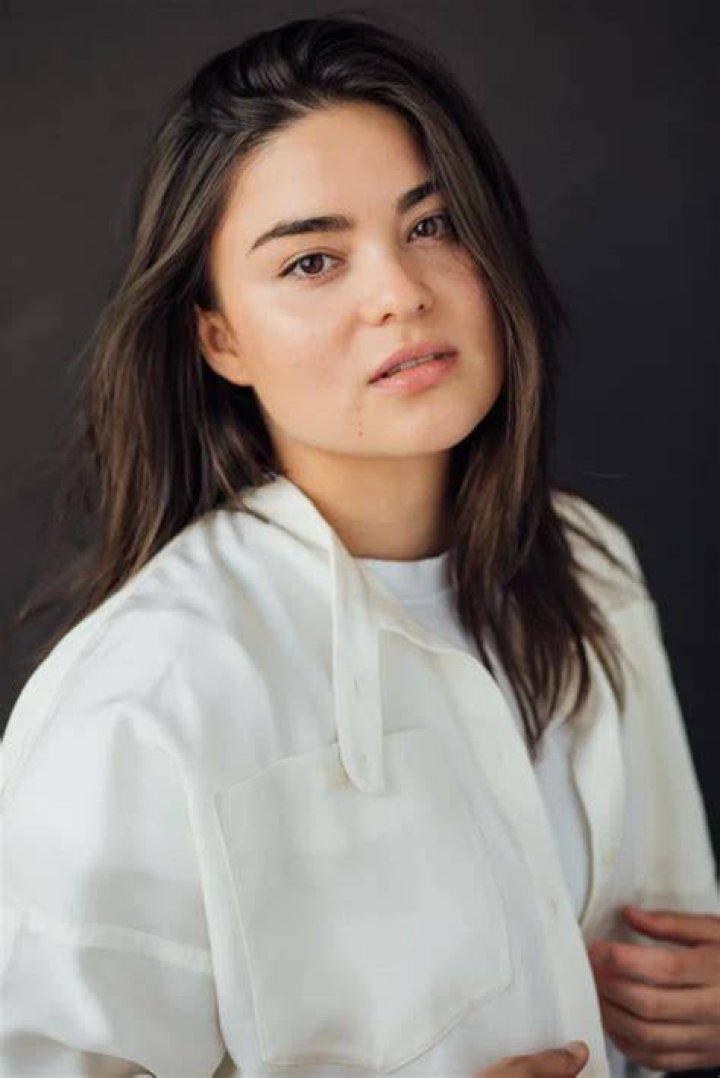 Devery Jacobs Wiki, Age, Girlfriend, Boyfriend, Ethnicity, Height, Parents, Net Worth & More