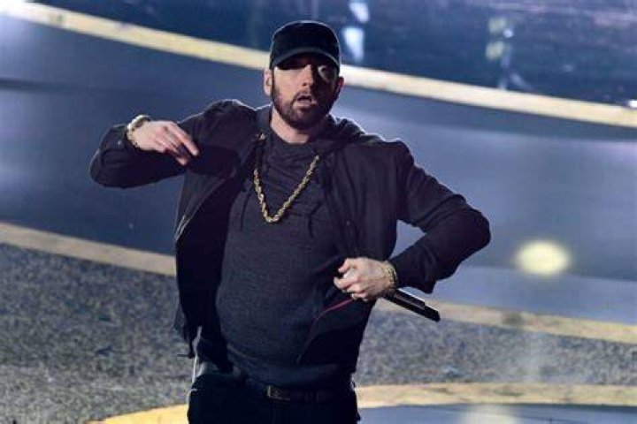 Eminem Weight gain : From Bully's Threat to Celebrity Struggles