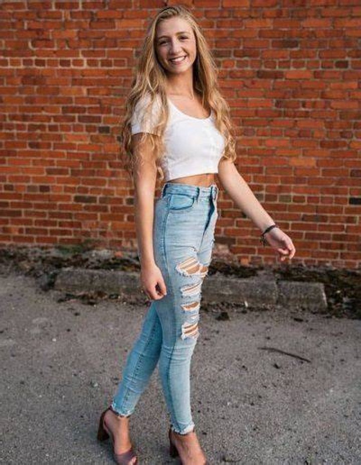 Emma Rayne Lyle Height Weight Shoe Size Measurements Facts