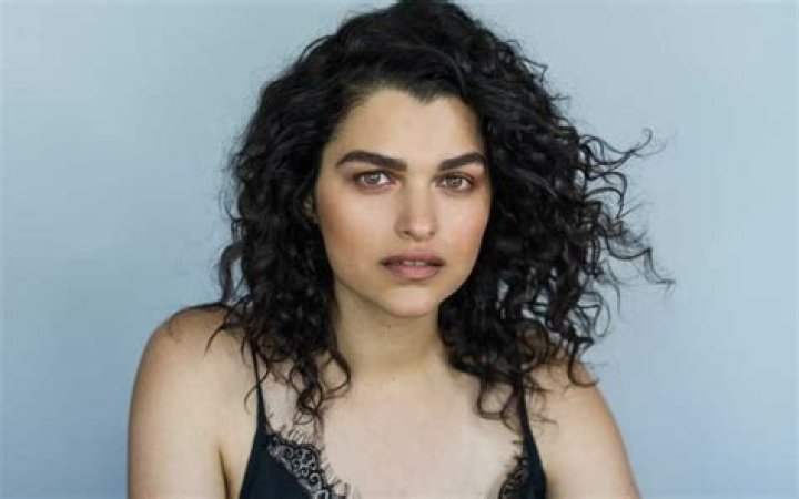 Eve Harlow Height Weight Stats