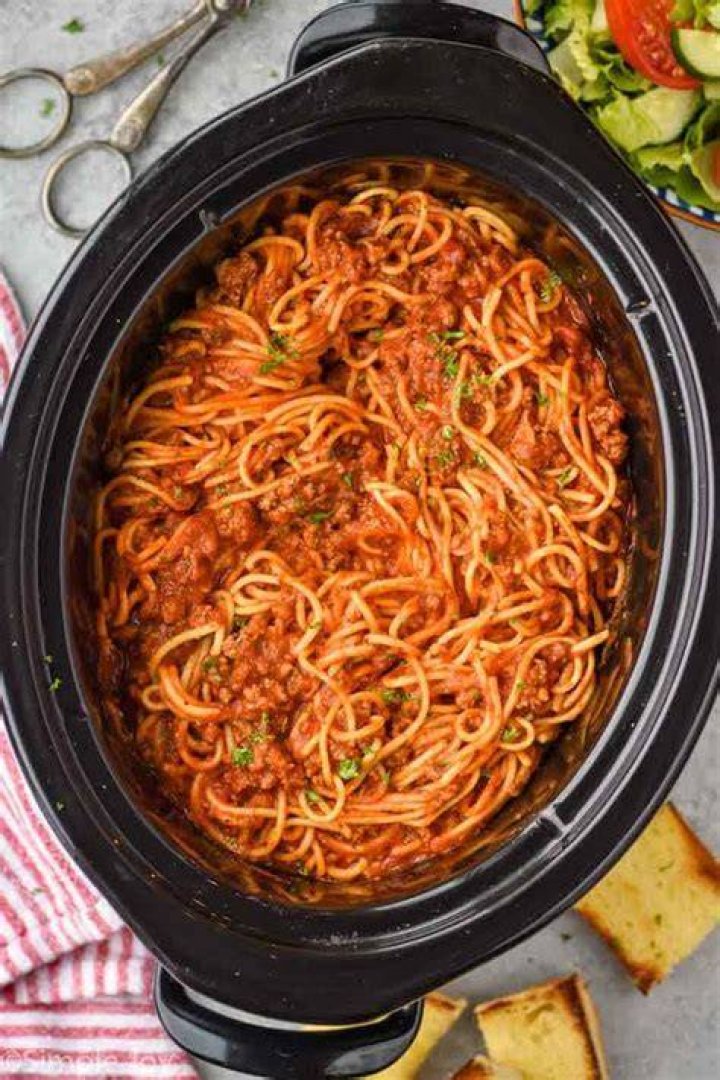 How do you thicken spaghetti sauce in a crock pot?