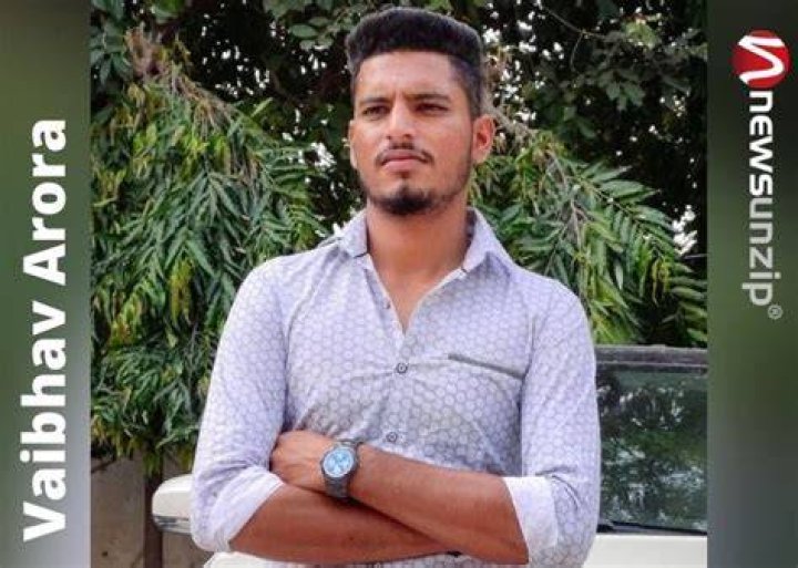 Indian Cricketer Vaibhav Arora Wiki, Age, Parents, Net Worth, Height & Girlfriend