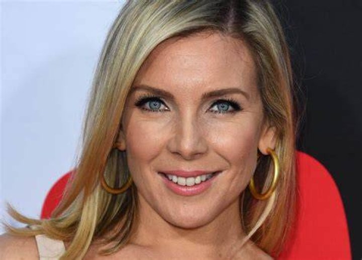 June Diane Raphael Bra Size, Age, Weight, Height, Measurements