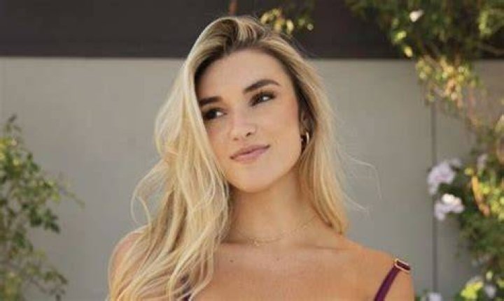 Kayla Simmons Wiki, Age, Boyfriend, Height & Net Worth