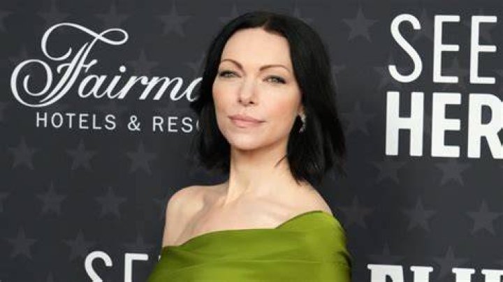 Laura Prepon In Workout Gear Shows Low-Impact Gym Routine