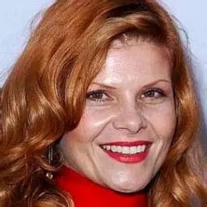 Lolita Davidovich Net Worth
