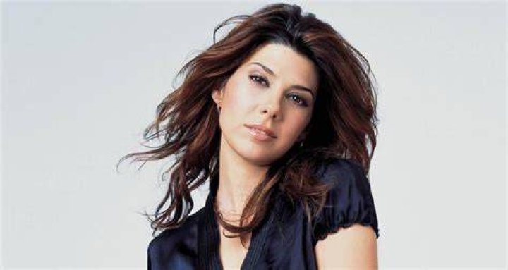 Marisa Tomei Bra Size, Age, Weight, Height, Measurements