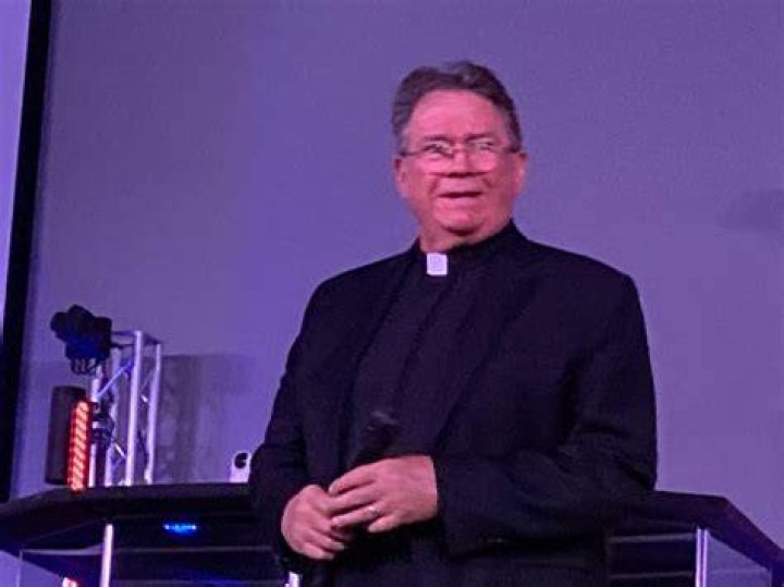 Pastor Stephen Cliffgard Lee Wiki, Age, Net Worth, Wife, Kids and More