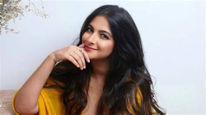 Rhea Kapoor in Bathing Suit "Owns My Hips" — Celebwell