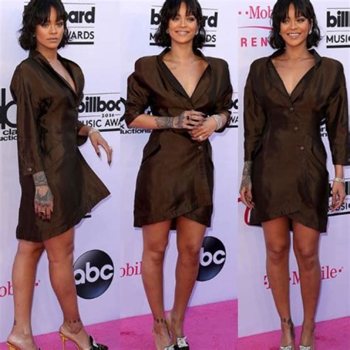Rihanna Height Weight Shoe Size