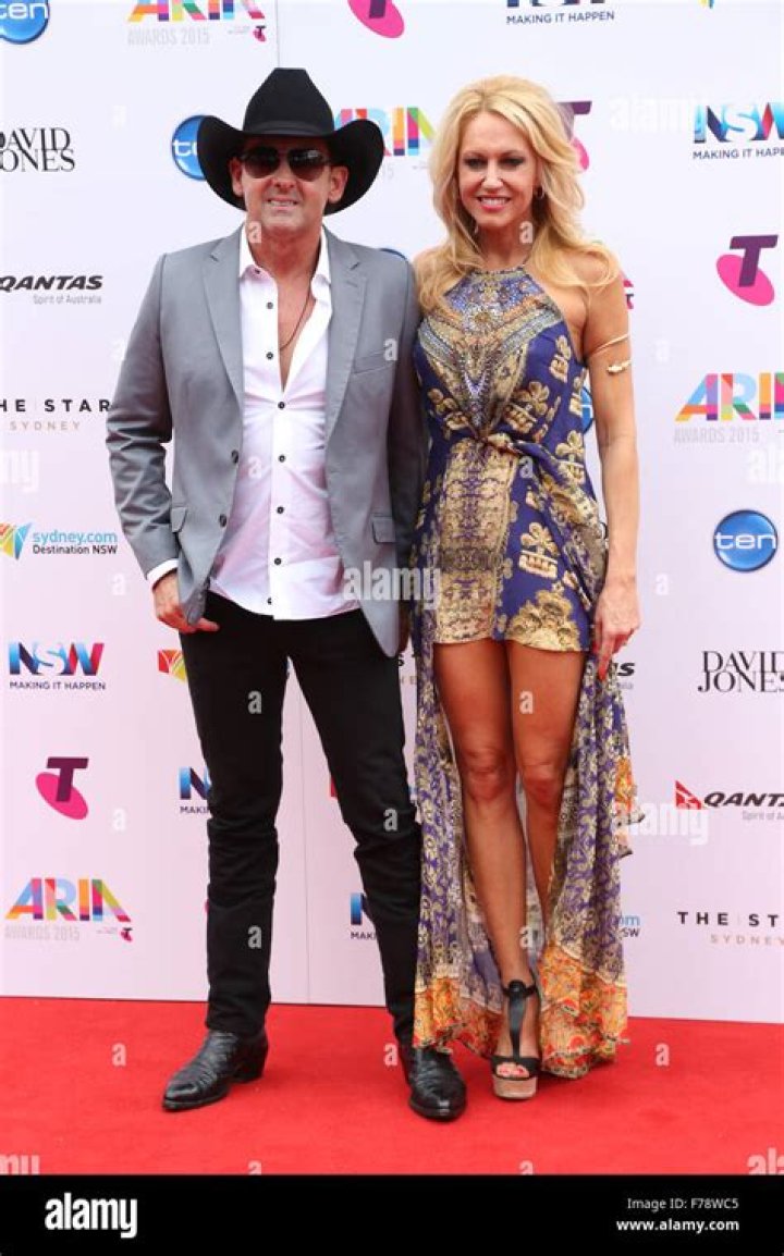 Robyn McKelvie Husband celebzbiography.com