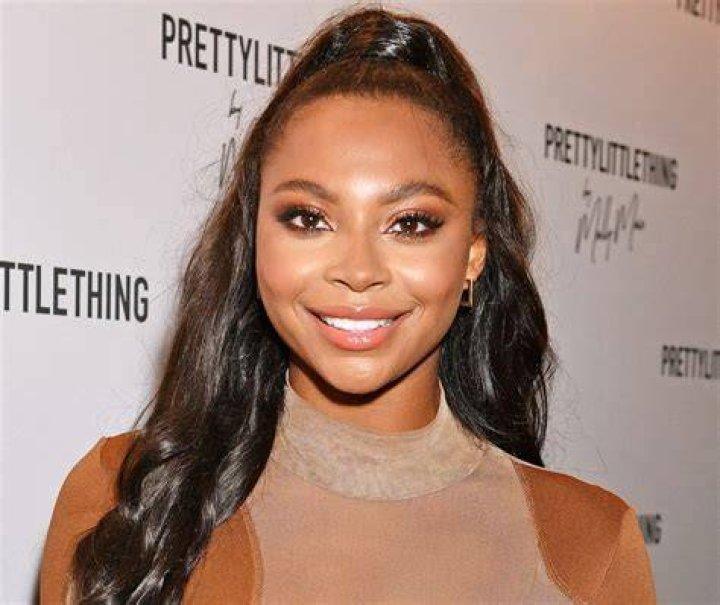 Samira Mighty in Bathing Suit is "Somewhere Sunny" — Celebwell