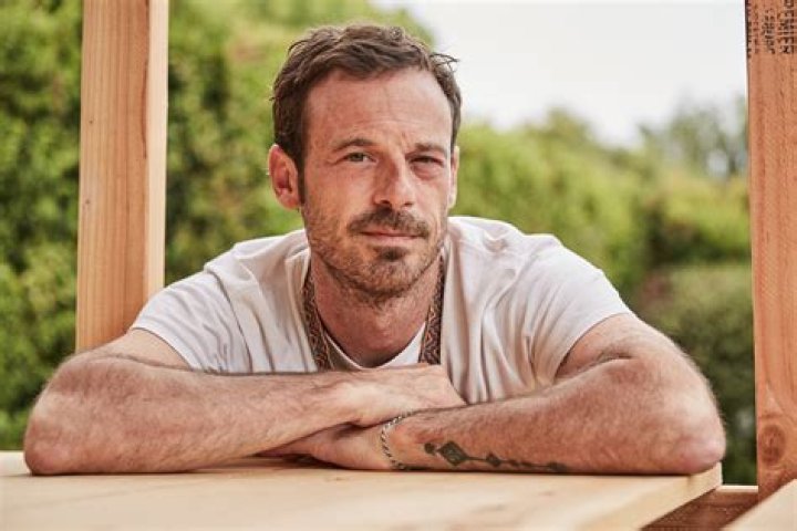 Who is Scoot McNairy wife Whitney Able? 1 Scoot McNairy