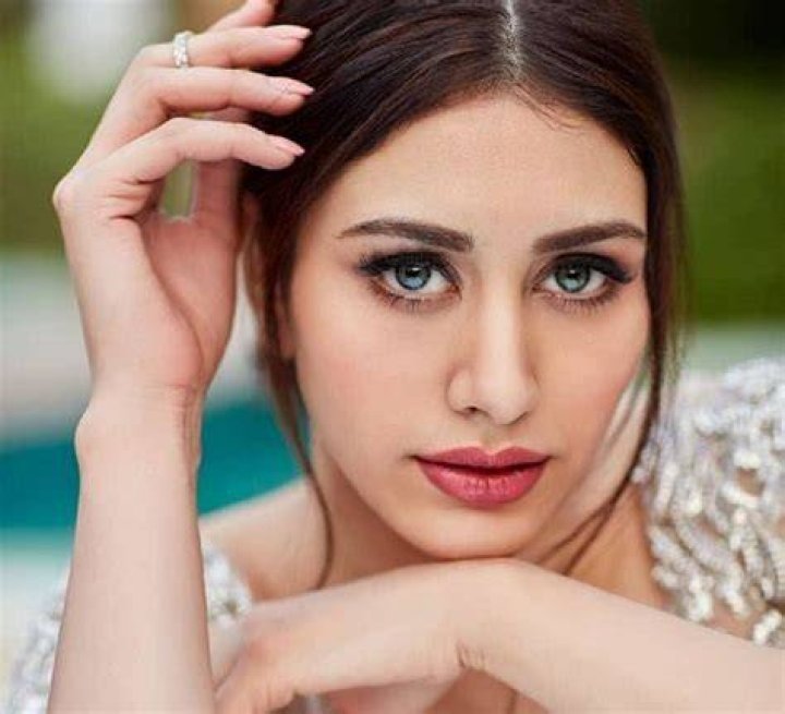 Warina Hussain Wiki, Height, Nationality, Parents, Husband & More