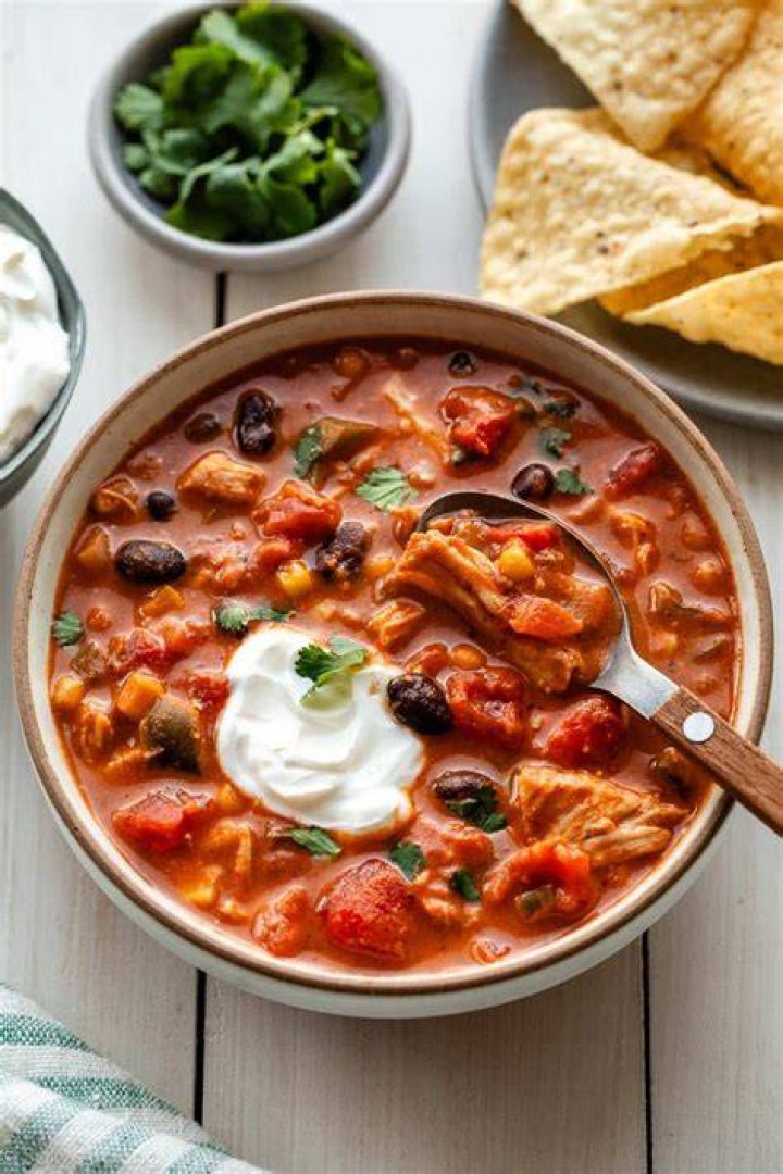 What do you serve with chicken chili?