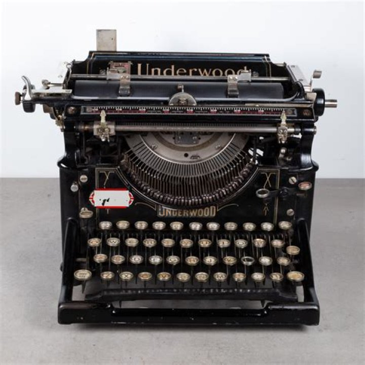 Where is the serial number on an Underwood No 5?